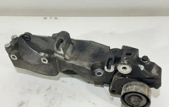 Renault Koleos I Generator/alternator bracket 8200527320