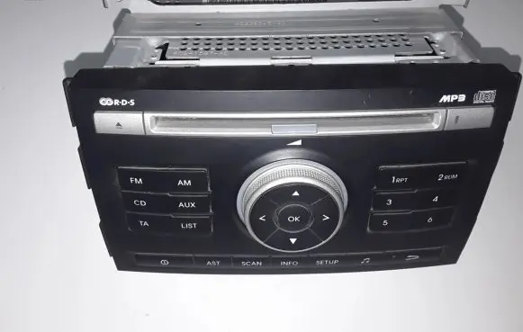 KIA Ceed Radio/CD/DVD/GPS head unit 961601H100
