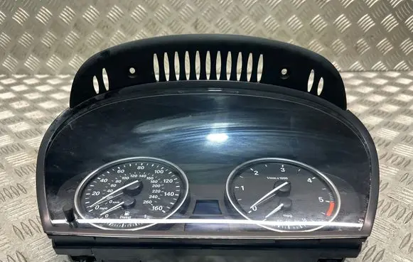 Speedometer (instrument cluster)