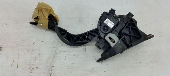 Chrysler 300 - 300C Accelerator throttle pedal 04861714AB