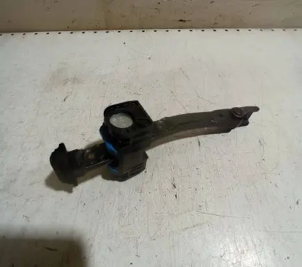 Volkswagen Touareg II Front door check strap stopper 7P0837249