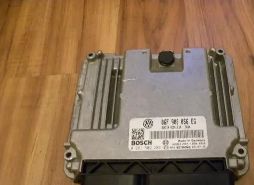 Volkswagen Golf V Engine control unit/module 06F906056EG