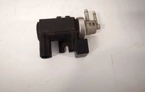 Audi A4 S4 B6 8E 8H Turbo solenoid valve 8E0906627B