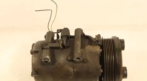 Ford C-MAX I Air conditioning (A/C) compressor (pump) 