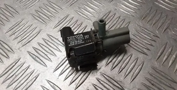 Toyota Corolla E120 E130 Vacuum valve 9091012257 1362002570