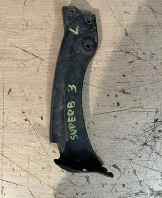 Skoda Superb B8 (3V) Fender mounting bracket 3V0821141