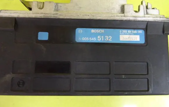 Mercedes-Benz E W124 ABS control unit/module 0055455132 0265101020