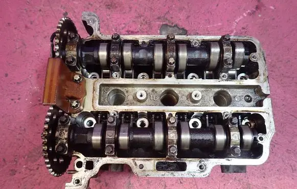 Opel Corsa C Engine head 90400233