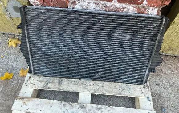 Volvo V70 Coolant radiator 30792470