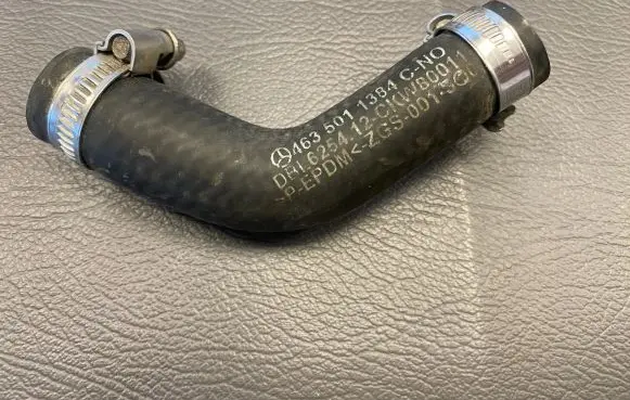 Coolant pipe/hose