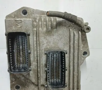 Opel Zafira B Engine control unit/module 28020960 MT35E23
