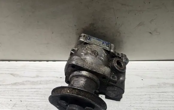 Volkswagen PASSAT B3 Power steering pump 7671955140 1484990