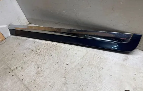 Volvo XC60 Front door trim (molding) 31333817