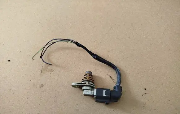 Camshaft position sensor
