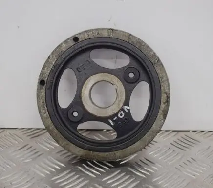 Toyota Auris 150 Crankshaft pulley 134080R030