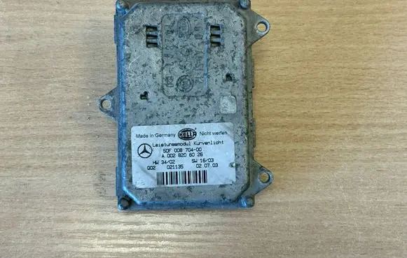 Mercedes-Benz E W211 Headlight ballast module Xenon A0028206026 5DF00870400