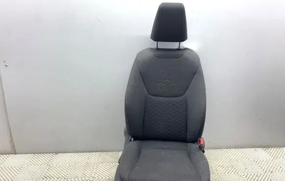 Toyota Yaris Cross Front passenger seat