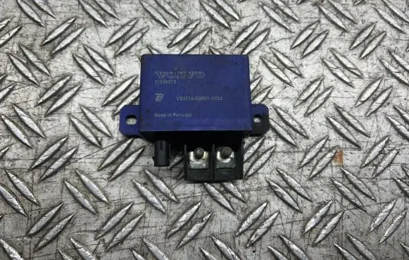 Volvo V50 Glow plug pre-heat relay 31296273