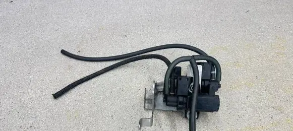 BMW M6 Vacuum valve 7626351 11747626351 7843347