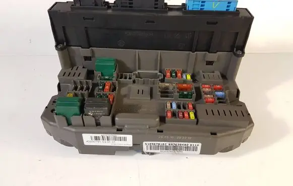 BMW X5 E70 Fuse module 518967010C B010107500