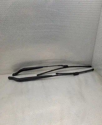 Opel Mokka B Front wiper blade arm 9822931880 9822931680