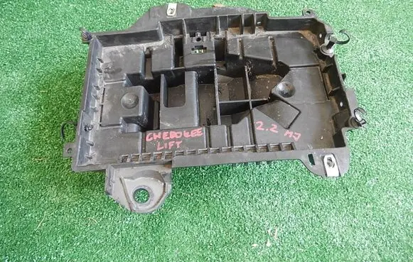 Jeep Cherokee Battery tray 