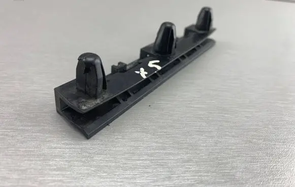 Front bumper mounting bracket