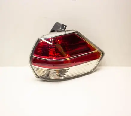 Nissan X-Trail T32 Rear/tail lights 22017939
