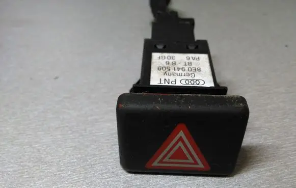 Audi A4 S4 B6 8E 8H Hazard light switch 8E0941509