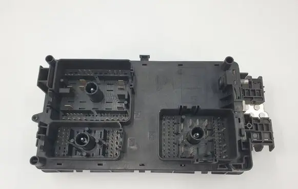 Opel Insignia A Fuse module 13255300