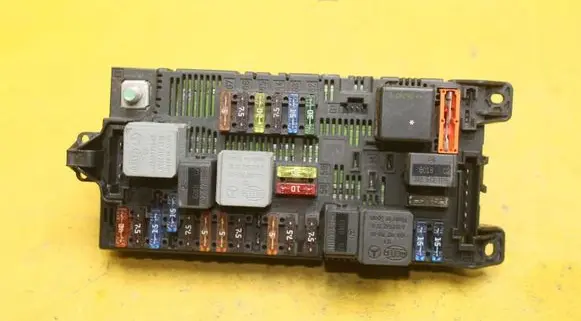 Mercedes-Benz E W211 Fuse box set