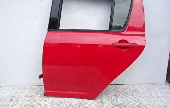Suzuki Swift I Rear door