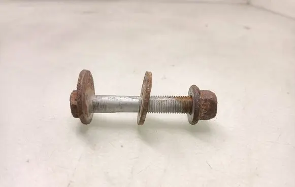 Volkswagen Golf V Rear suspension camber bolt 