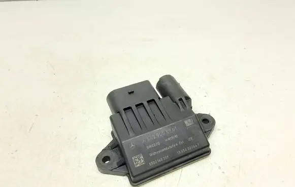 Mercedes-Benz E W212 Glow plug pre-heat relay A6429005701 0522140209