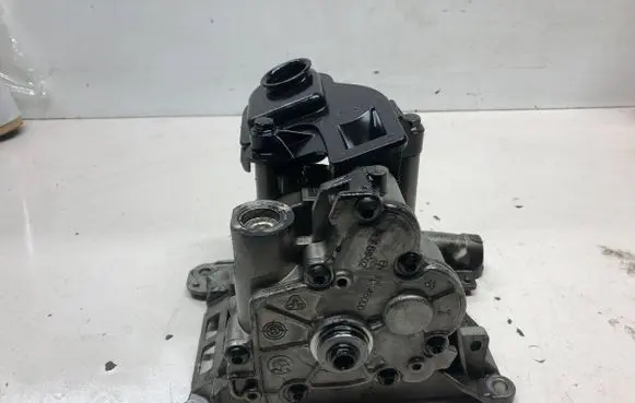 BMW 5 F10 F11 Oil pump 1571302