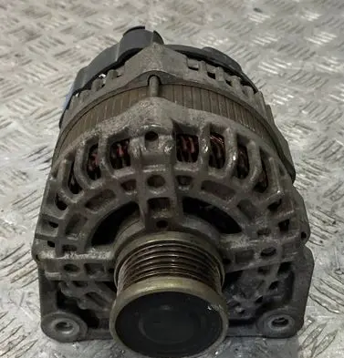 Nissan Qashqai Generator/alternator 23100EN00B LR1140802 MR20