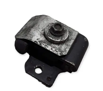Nissan Patrol Y61 Engine mount bracket