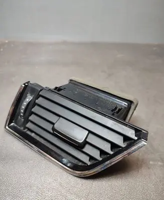 Skoda Octavia Mk3 (5E) Dashboard side air vent grill/cover trim 5E0819701C