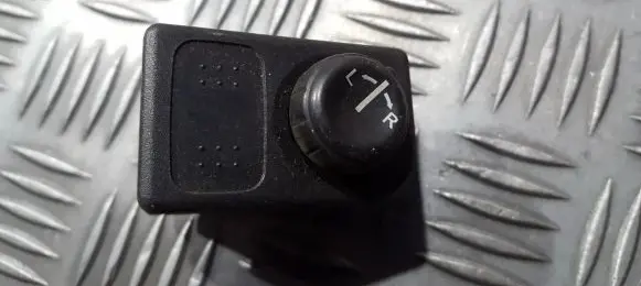 Nissan Almera Wing mirror switch