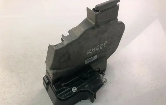 Volvo V50 Rear door lock 30753663 K4688