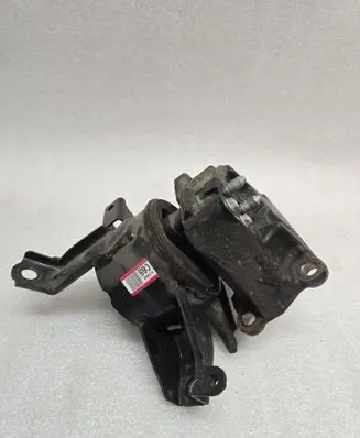 Engine mount bracket