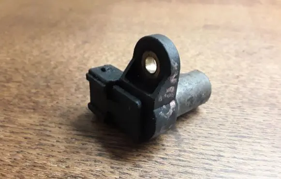 Hyundai Tucson JM Crankshaft position sensor 3935023700