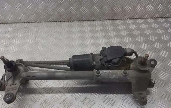 Honda Accord Front wiper linkage 
