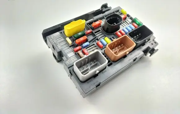 Citroen Berlingo Fuse box set 9675877980
