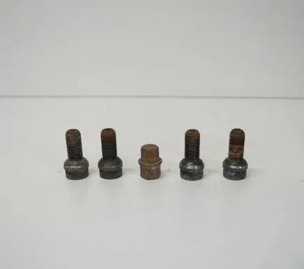 Audi A4 S4 B8 8K Anti-theft wheel nuts and lock 