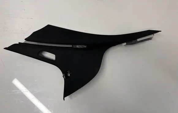 Mercedes-Benz C W205 (D)pillar trim (top) A2056908203