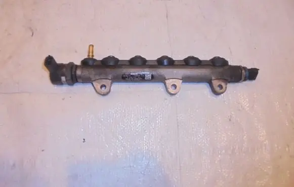 Renault Megane II Fuel main line pipe 8200853678