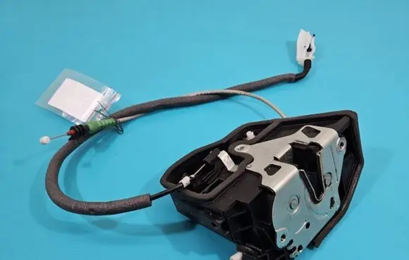 BMW X1 E84 Front door lock 7229458 IMPRK1440402