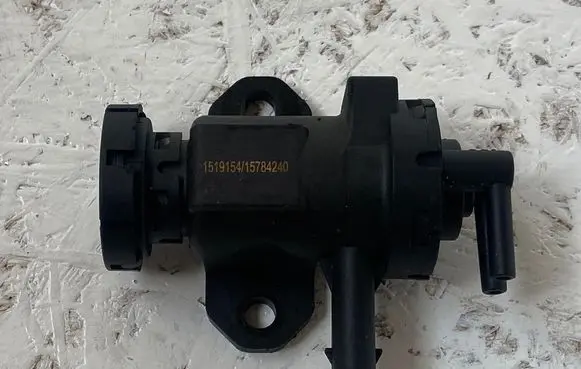 BMW 5 F10 F11 Turbo solenoid valve 8509323