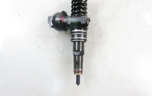 Skoda Octavia Mk1 (1U) Fuel injector 0414720215 038130073AG